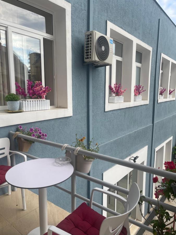 Deni'S Hotel Sarandë Esterno foto